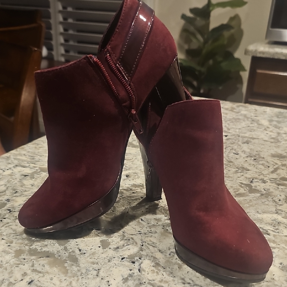 Elegant Suede Burgundy Ankle Boots
